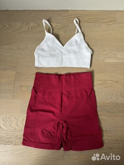 Спортивный топ и шорты