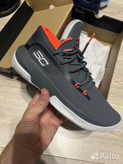 Under armour sc 3zero III новые, оригинал