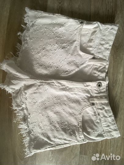 Шорты белые