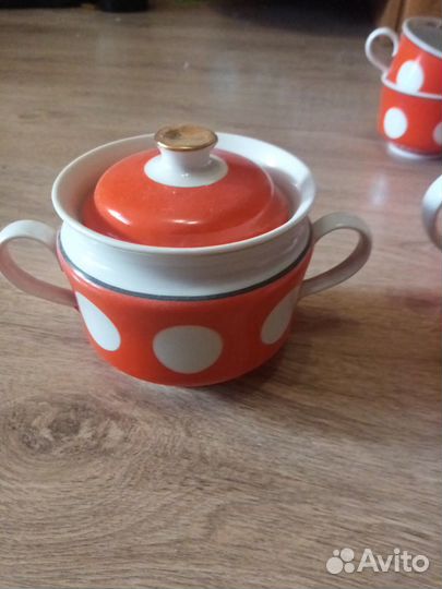 Сервиз чайный в горох на 12 персон СССР