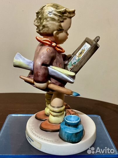 Фарфоровая фигурка. Цена за одну.Hummel
