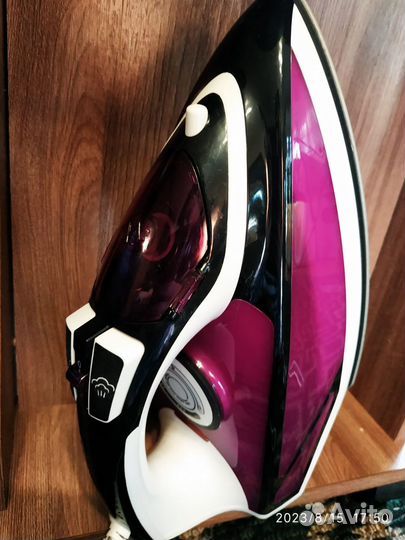 Утюг Redmond RMD-888