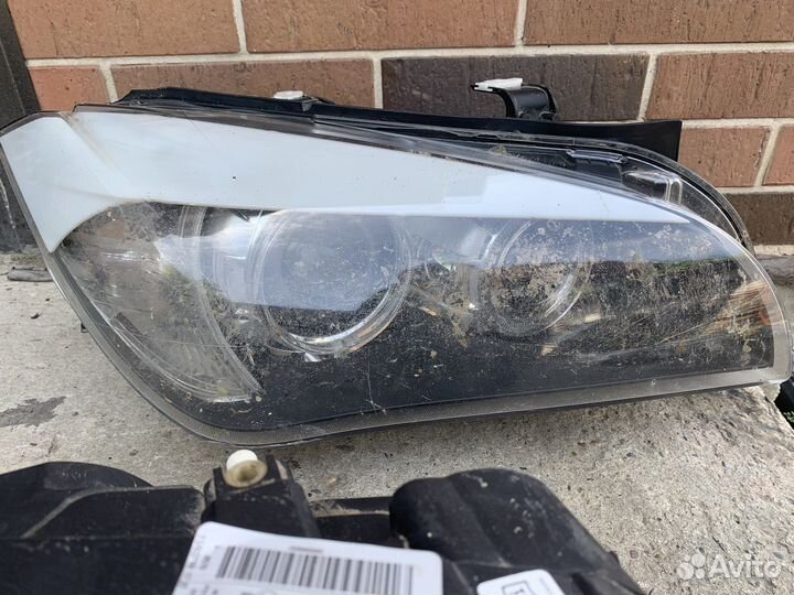 Фара правая битая бмв х1 е84 ксенон