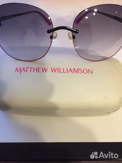 Очки женские солнцезащитные (новые)