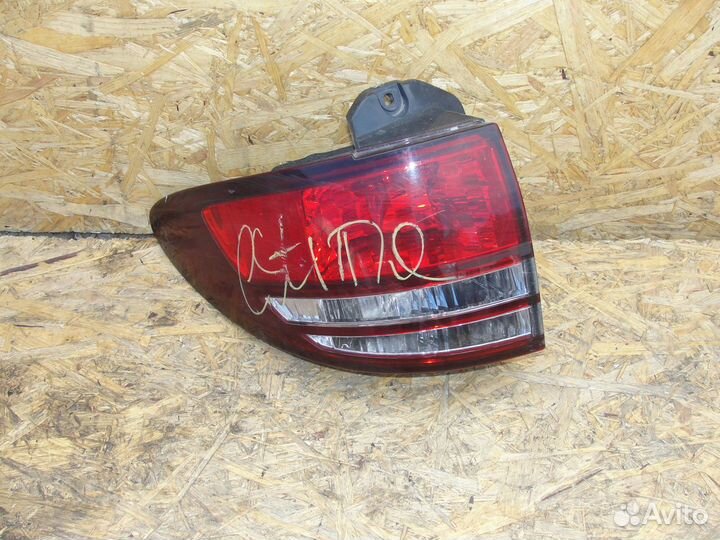 Фонарь задний Toyota Estima 2