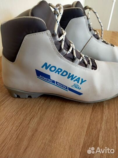 Лыжные ботинки 39 разм