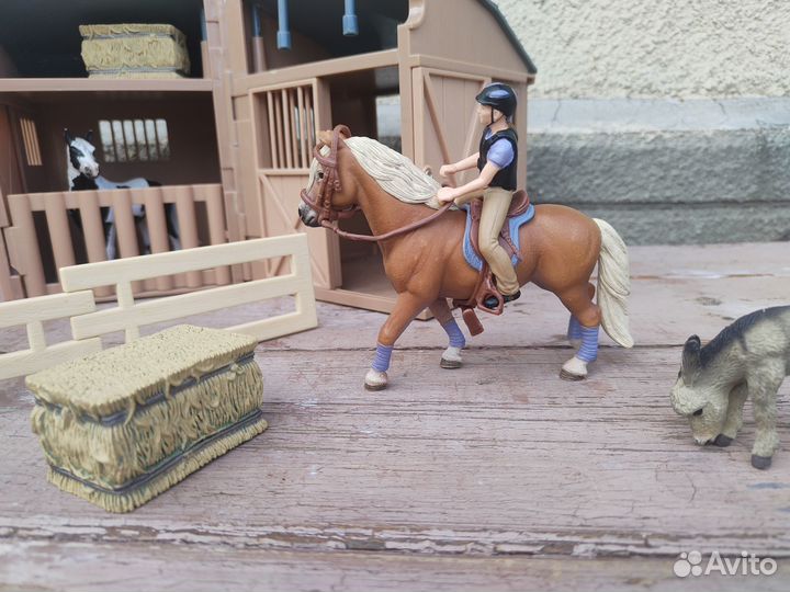Всадница с конем shcleich Collecta