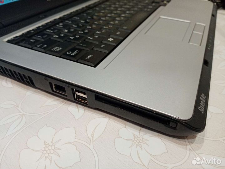 Toshiba Satellite L300-14X рабочий