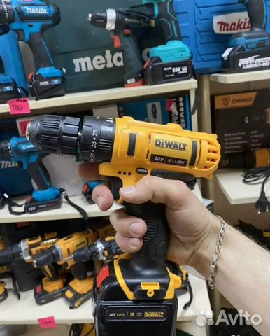 Шуруповёрт Dewalt 26v ударный новый