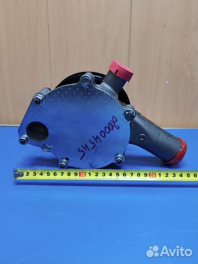 Насос водяной Yuchai YC6108G 630-1307010C