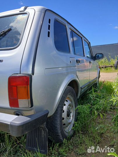 LADA 4x4 (Нива) 1.7 МТ, 2016, 170 000 км