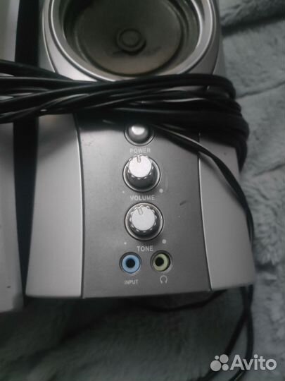 Монитор, клавиатура и колонки