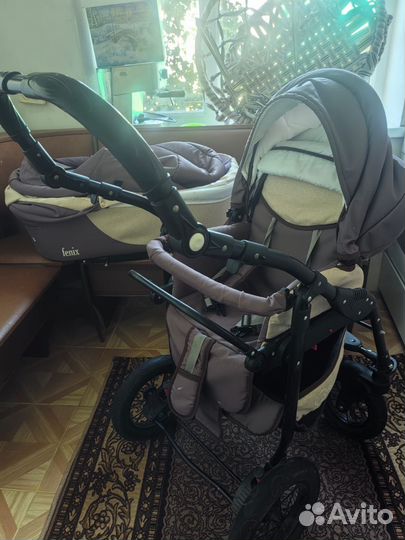 Прогулочная коляска