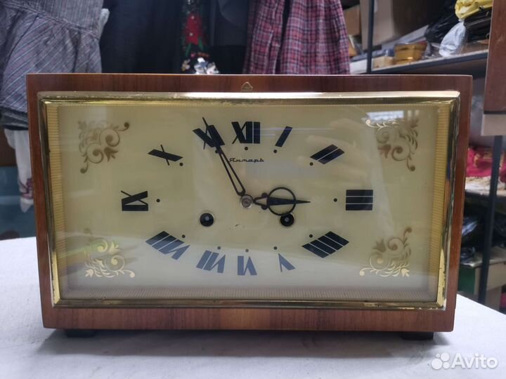 Часы настольные Янтарь СССР (Ч)