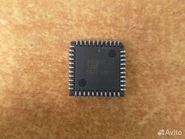 Altera EPM3032ALC44-10