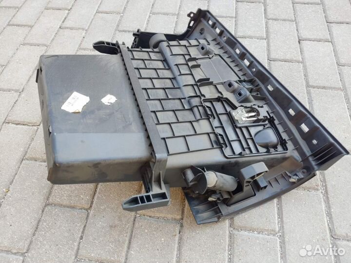 Бардачок Рено Меган 3