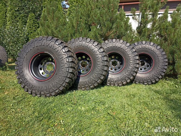 Maxxis M8090 Creepy Crawler 37/15.5 R15 127K