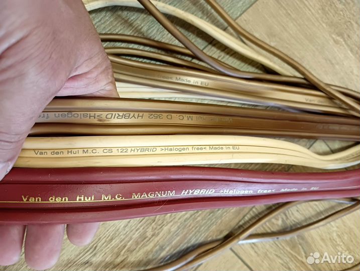 Акустические провода Van Den Hul