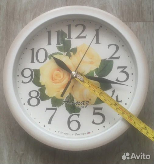 Часы на стену с плавающей стрелкой