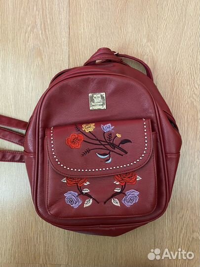 Рюкзак женский красный с рисунком