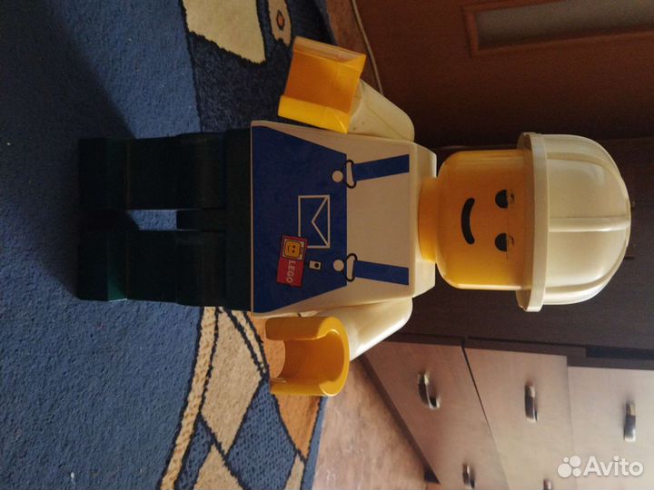 Большой Лего человечек