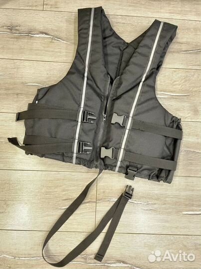 Спортивный спасжилет