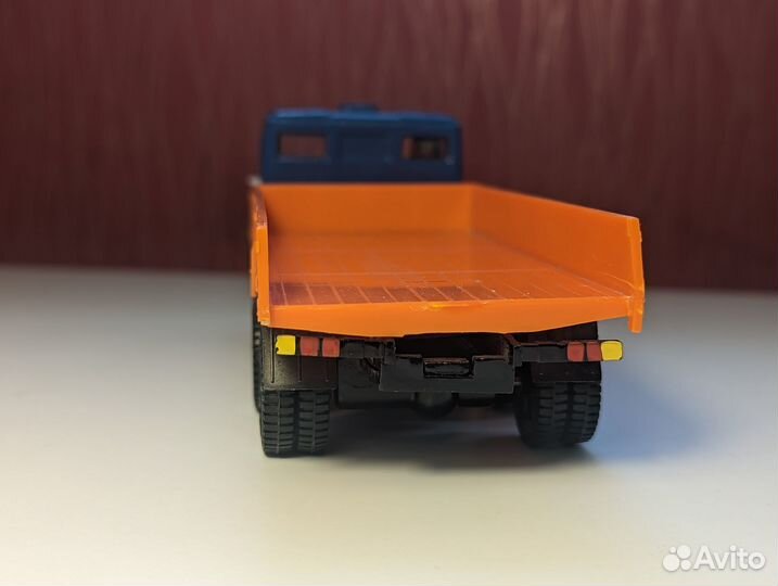 Модель автомобиля 1:43 СССР камаз