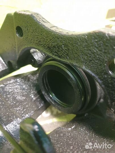 Суппорт со скобой передний левый Ford Mondeo 1 2