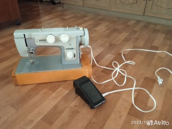 Швейная машинка Подольск 142, электрическая