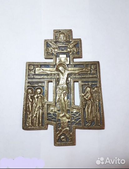 Крест с предстоящими