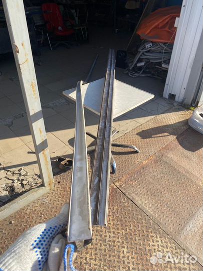 Профиль уплотнительный (30) резинопластиковый