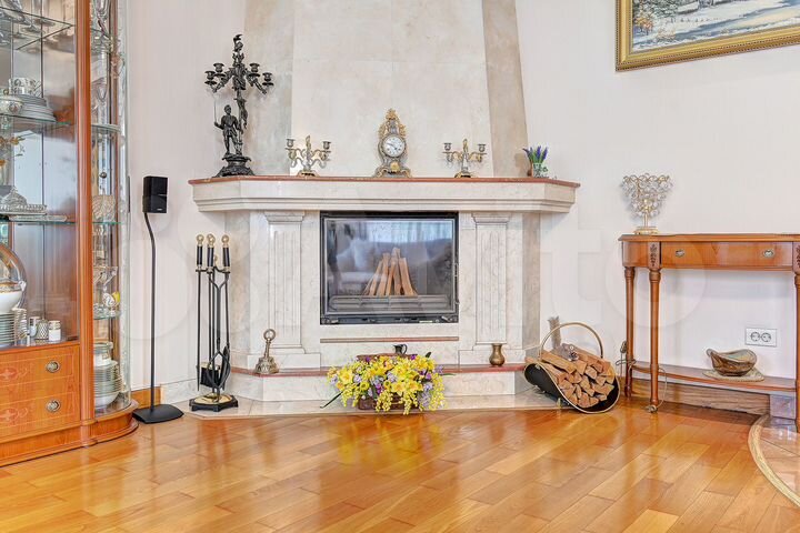 5-к. квартира, 210 м², 2/4 эт.