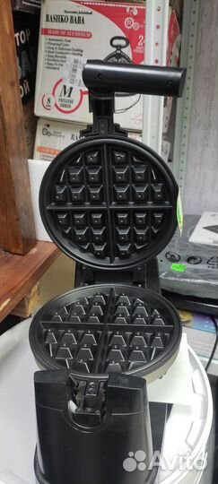 Электрическая вафельница новая