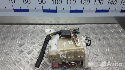 Блок предохранителей toyota avensis T27 (LNI19M102