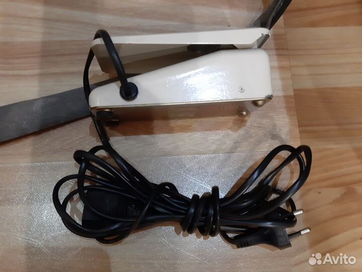 Швейная машинка Чайка 142м