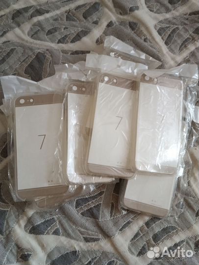 Чехлы на телефон iPhone 5 и 7