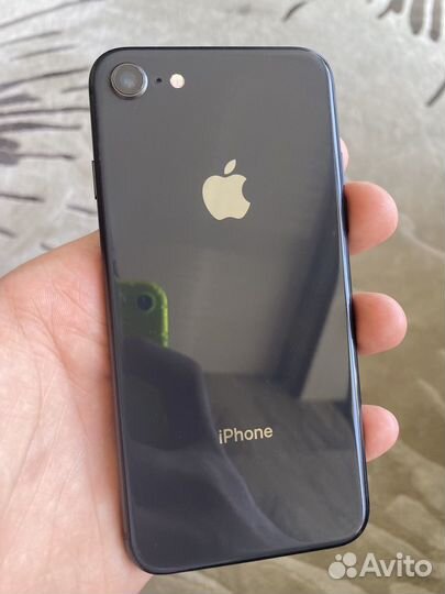 iPhone 8, 64 ГБ
