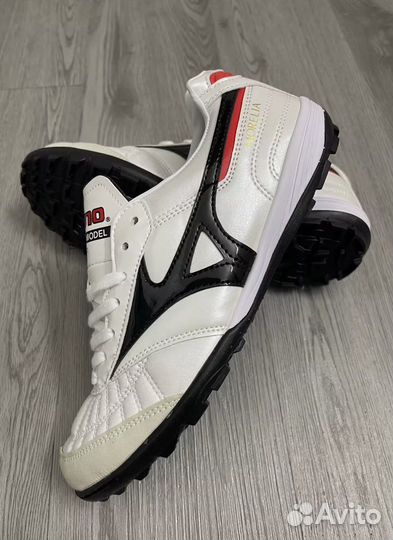 Шиповки Mizuno Morelia Classic