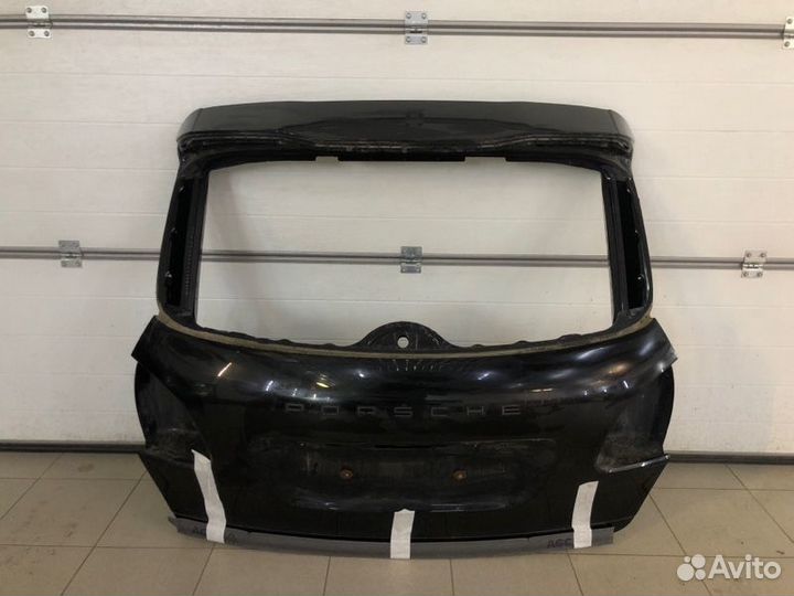 Дверь крышки багажника задняя Porsche Cayenne 958
