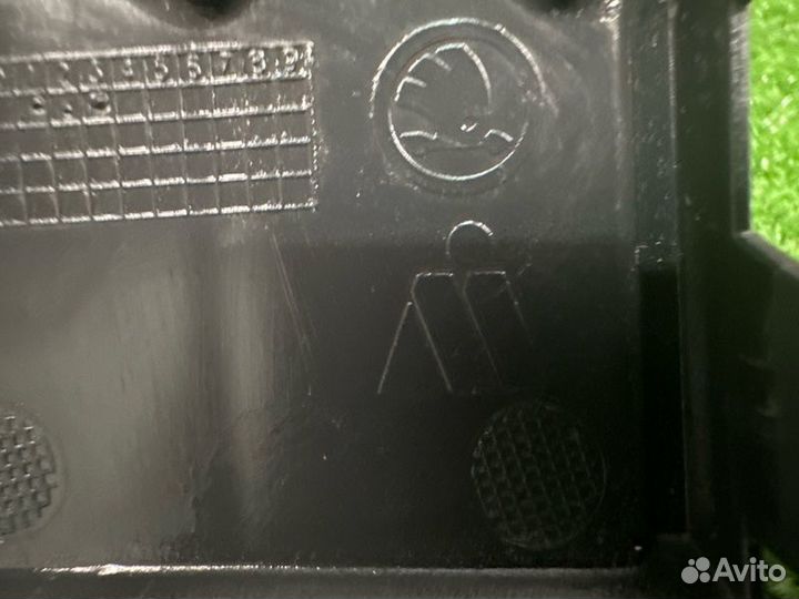 Решетка бампера нижняя Skoda Rapid 1.6 cwva 2016