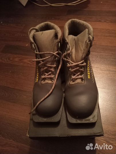 Лыжные ботинки spine