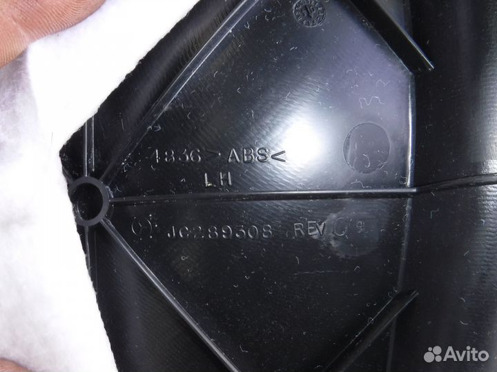 Обшивка багажника Mercedes W164 Ml