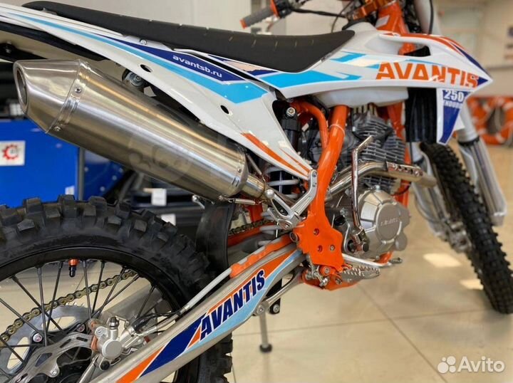 Мотоцикл Avantis Enduro 250 витрина