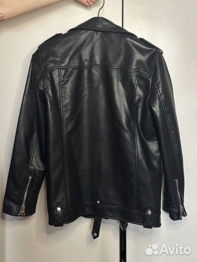 Кожаная куртка кожанка stradivarius S