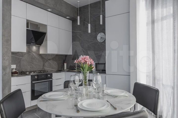 3-к. квартира, 97 м², 1/2 эт.