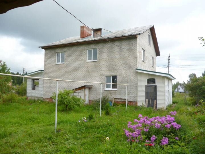 Дом 200 м² на участке 20 сот.