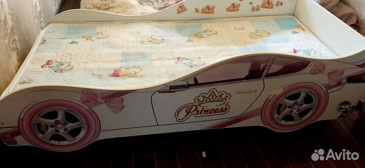 Детская кровать машинка