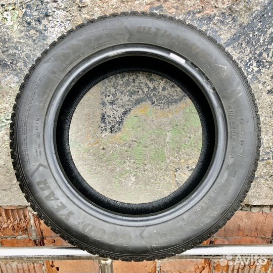 Goodyear UltraGrip 8 Performance 215/55 R16 97H