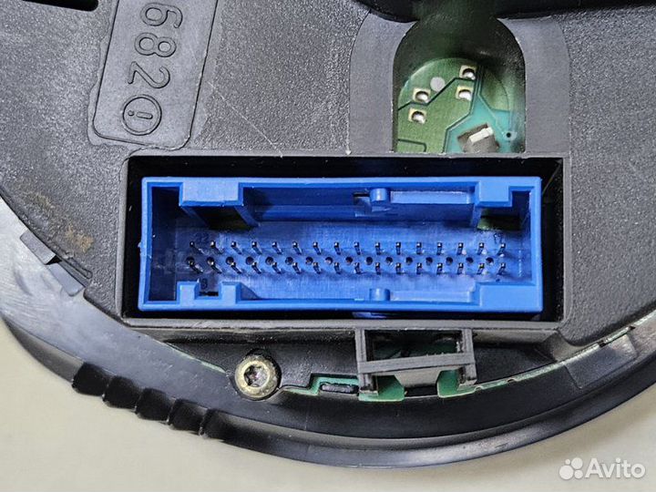 Панель приборов Volkswagen Jetta 9M2 AVH 2003