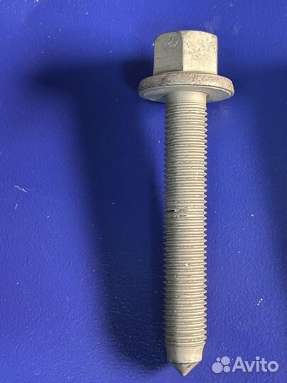 Крепление запасного колеса Volkswagen Caddy